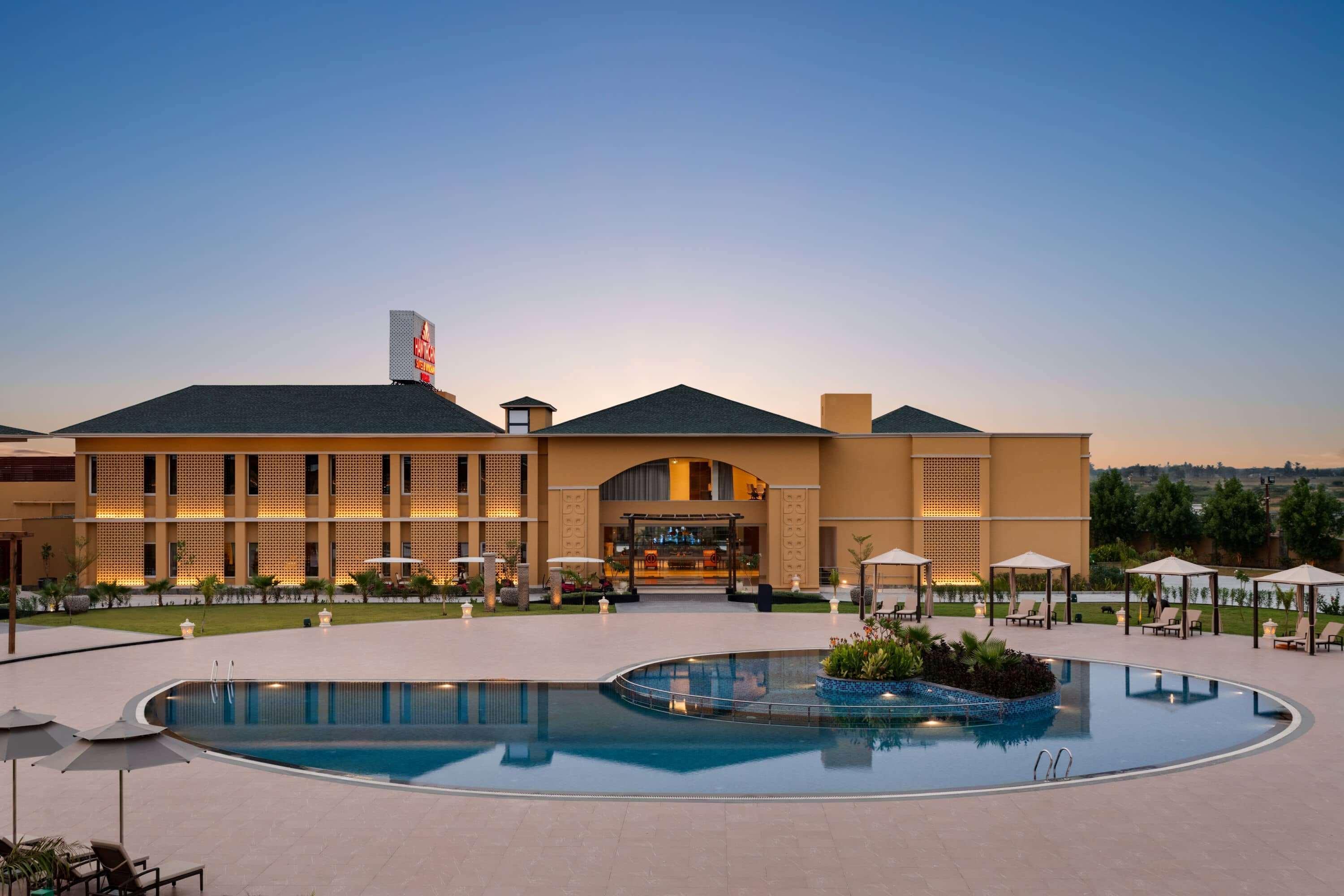 Hawthorn Suites By Wyndham Dwarka מראה חיצוני תמונה