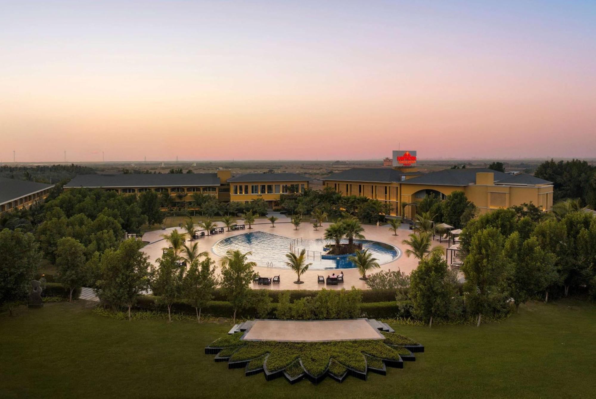 Hawthorn Suites By Wyndham Dwarka מראה חיצוני תמונה